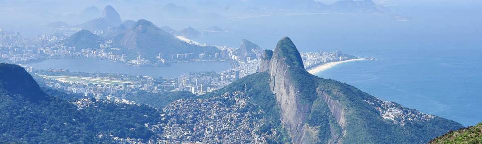 A magnífica vista do Rio de Janeiro que se tem  na parte alta da Trilha da Pedra da Gavea, no Parque Nacional da Tijuca